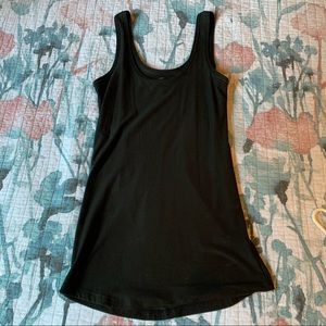 PLAIN BLACK TANK
